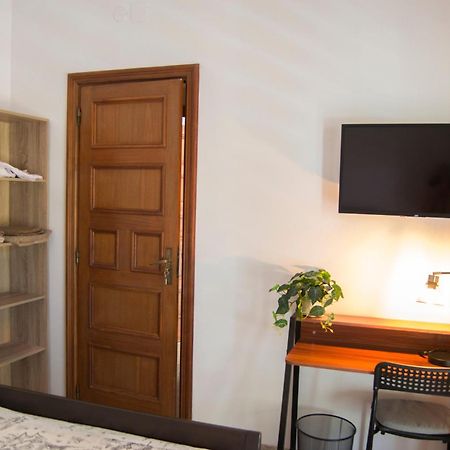 Apartament Habitacio V Cal Kim Martorell Zewnętrze zdjęcie